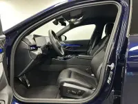 Gebraucht BMW 520 M Sport 208 PS (152 kW) 2025 Bmw individual tansanitblau Limousine