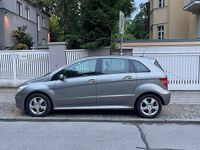 Gebraucht Mercedes B200 140 PS (102 kW) 2007 Grau Van / Kleinbus