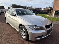 Gebraucht BMW 318 129 PS (94 kW) 2006 Grau Limousine