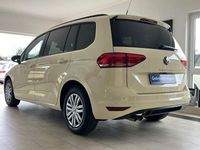Gebraucht VW Touran 150 PS (110 kW) 2025 Beige Van / Kleinbus