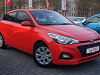Gebraucht Hyundai i20 Select 75 PS (55 kW) 2019 Rot Kleinwagen