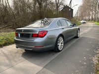 Gebraucht BMW 730 258 PS (189 kW) 2015 Grau Limousine