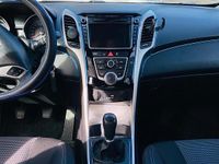 Gebraucht Hyundai i30 Premium 110 PS (80 kW) 2017 Blau Kombi