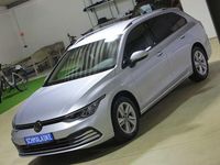 Gebraucht VW Golf VIII Life 150 PS (110 kW) 2024 Reflex silver Kombi