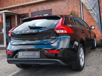 Second-hand Volvo V40 120 CP (88 kW) 2017 Negru Berlinǎ