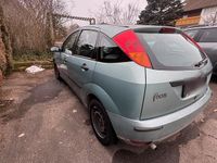 Gebraucht Ford Focus 101 PS (74 kW) 2000 Blau Limousine