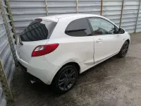 Gebraucht Mazda 2 Inclusive 86 PS (63 kW) 2009 Weiß Kleinwagen