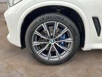 Gebraucht BMW X5 M Sport 286 PS (210 kW) 2023 Mineralweiß metallic SUV