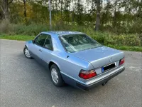 Gebraucht Mercedes E230 132 PS (97 kW) 1991 Blau Coupé