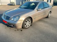 Gebraucht Mercedes C180 143 PS (105 kW) 2003 Gold Limousine