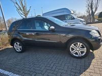Gebraucht Mercedes ML350 Edition 231 PS (169 kW) 2010 Schwarz SUV