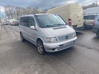 Gebraucht Mercedes V220 122 PS (89 kW) 2000 Silber Van / Kleinbus
