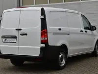 Gebraucht Mercedes Vito 163 PS (119 kW) 2024 Arktikweiss Van