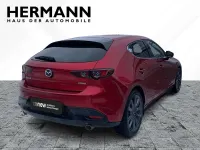 Używany Mazda 3 Selection 150 KM (110 kW) 2021 Czerwony Sedan/Limuzyna