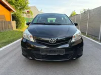 Gebraucht Toyota Yaris Cool 69 PS (50 kW) 2013 Schwarz Kleinwagen