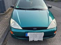 Używany Ford Focus Trend 101 KM (74 kW) 1998 Zielony Sedan/Limuzyna