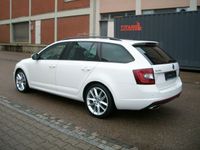 gebraucht Skoda Octavia Combi RS/1Hd/8 fach/Keyless/LED/AHK/Navi