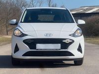 Gebraucht Hyundai i10 Select 63 PS (46 kW) 2024 Atlas white Kleinwagen