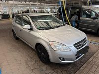 Gebraucht Kia Ceed Basis 109 PS (80 kW) 2008 Silber Kleinwagen