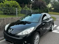 Gebraucht Peugeot 206 75 PS (55 kW) 2009 Schwarz Limousine