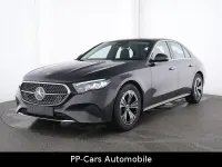 Gebraucht Mercedes E220 Advanced 197 PS (144 kW) 2025 Graphitgraumet. Limousine