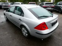 Gebraucht Ford Mondeo Ambiente 125 PS (91 kW) 2001 Silber Limousine