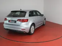 Gebraucht Audi A3 Sportback e-tron Basis 204 PS (150 kW) 2019 Florettsilber metallic (metallic) Kleinwagen