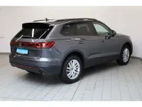 Gebraucht VW Touareg Basis 286 PS (210 kW) 2025 Grau SUV