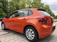 Gebraucht VW Polo Comfortline 75 PS (55 kW) 2018 Energetic orange metallic Kleinwagen