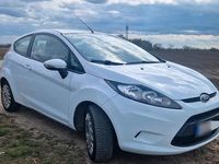 Gebraucht Ford Fiesta 60 PS (44 kW) 2011 Weiß Kleinwagen