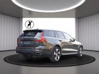 Używany Volvo V60 Pro 197 KM (144 kW) 2021 Szary Kombi