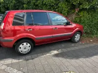 Gebraucht Ford Fusion 80 PS (58 kW) 2007 Rot Kleinwagen