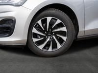 Gebraucht Ford Focus Titanium 155 PS (114 kW) 2024 Moondust silver Kombi