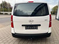 Gebraucht Hyundai H-1 116 PS (85 kW) 2015 Weiß Van / Kleinbus