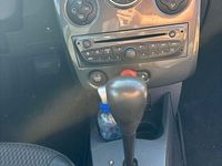 Gebraucht Renault Clio II Luxe 111 PS (81 kW) 2010 Weiß Limousine