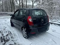 Gebraucht Hyundai i10 65 PS (47 kW) 2013 Schwarz Kleinwagen