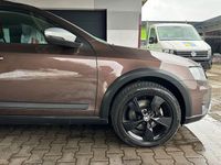 Gebraucht Skoda Octavia 184 PS (135 kW) 2015 Braun Kleinwagen