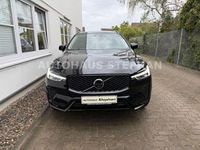 Neu Volvo XC60 Plus 250 PS (183 kW) 2025 Schwarz SUV