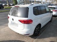 Gebraucht VW Touran S 122 PS (89 kW) 2024 Pure white Van / Kleinbus