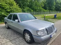 Gebraucht Mercedes E220 150 PS (110 kW) 1994 Grau Limousine