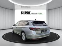 Gebraucht Skoda Superb Selection 150 PS (110 kW) 2024 Pebble silber metallic Limousine