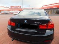 Gebraucht BMW 320 250 PS (183 kW) 2012 Schwarz metallic Limousine