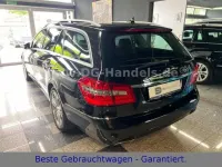 Gebraucht Mercedes E300 Avantgarde 252 PS (185 kW) 2012 Obsidianschwarz (metallic) Kombi