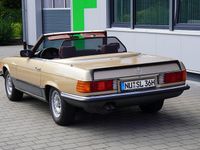 Gebraucht Mercedes SL500 241 PS (177 kW) 1981 Gold Cabrio