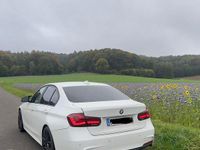 Gebraucht BMW 320 2012 Weiß Limousine