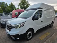 Gebraucht Renault Trafic Komfort 150 PS (110 kW) 2023 Weiß Van / Kleinbus