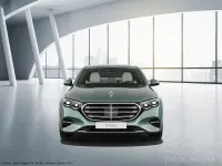 Gebraucht Mercedes E220 Premium 197 PS (144 kW) 2024 Metalliclack verdesilber Limousine