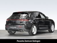 Gebraucht Porsche Macan 265 PS (194 kW) 2023 Tiefschwarzmetallic SUV