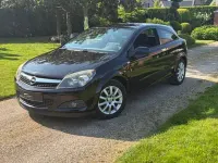 Używany Opel Astra GTC Edition 105 KM (77 kW) 2007 Czarny Sedan/Limuzyna