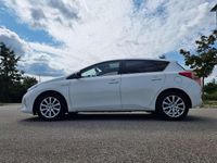 Gebraucht Toyota Auris Hybrid Lounge 99 PS (72 kW) 2016 Weiß Kombi